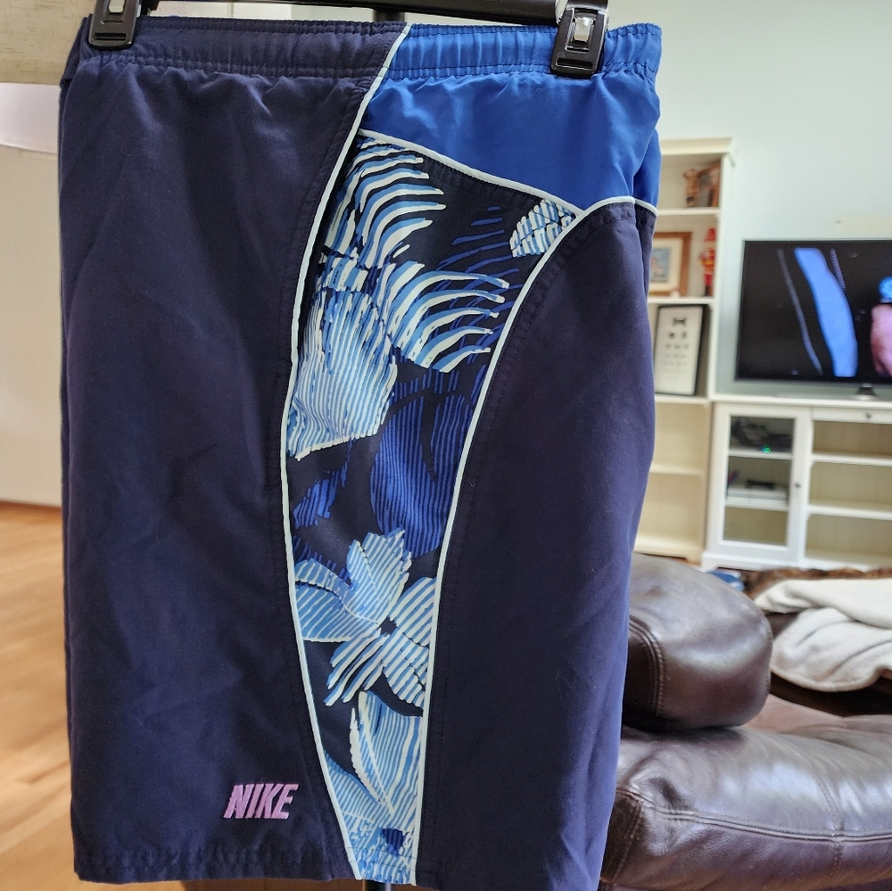 Vintage Nike 8" swim trunks size Large
